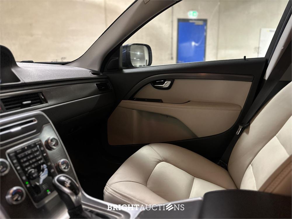 Volvo XC70 2.0 D4 FWD Momentum 181pk 2014 (Origineel-NL) Automaat, 2-XLB-00