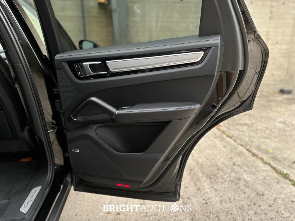 Porsche Cayenne E-Hybrid Platinum Edition 3.0 V6 462pk 2023 (Origineel-NL), NL-kenteken
