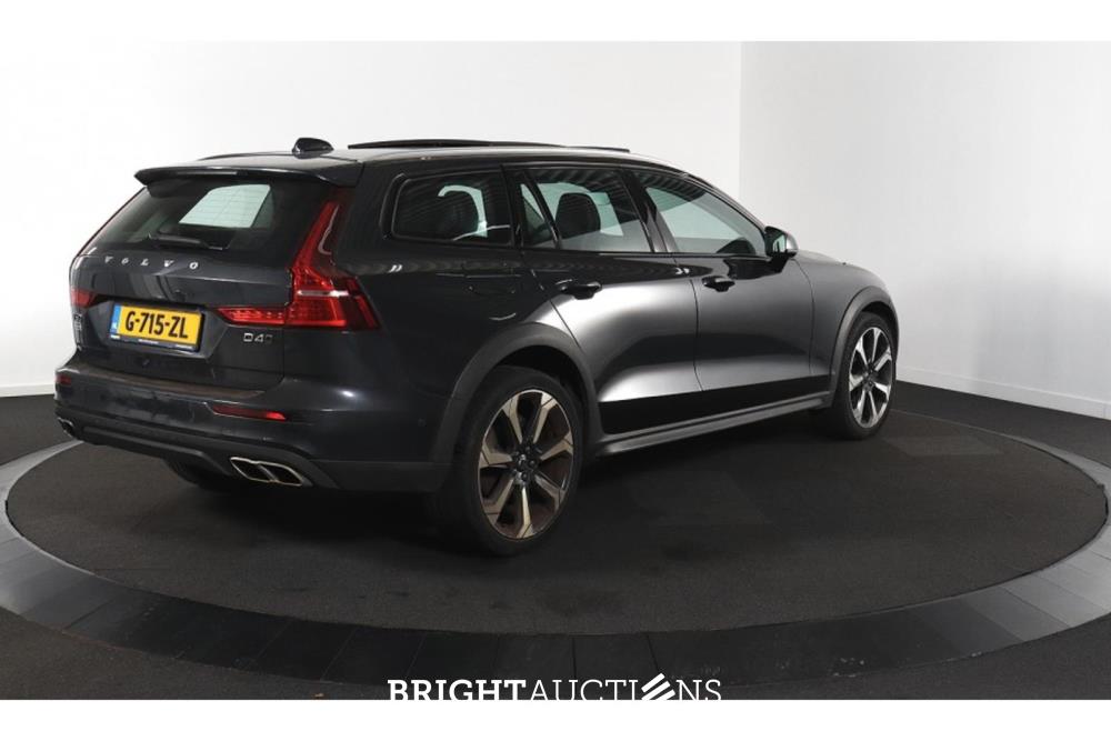 Volvo V60 Cross Country Pro 2.0 AWD 190pk 2020 (Origineel-NL), G-715-ZL