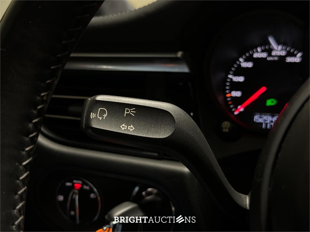 Porsche Macan Turbo 2.9 V6 441pk 2020, J-177-TT