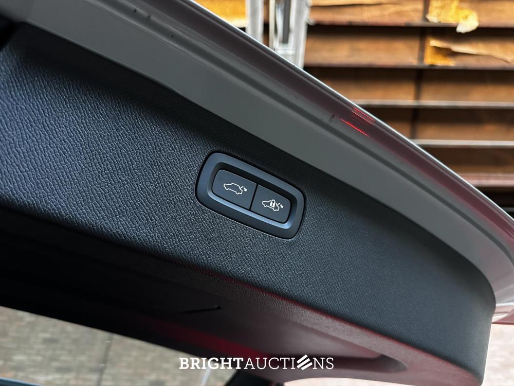 Volvo XC90 T8 AWD Plus Dark 457pk 2025 7-Persoons (1.100 KM) Fabrieksgarantie
