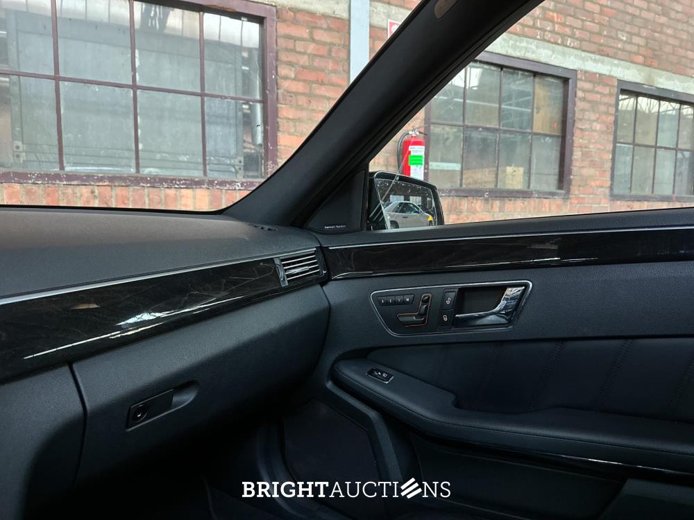 Mercedes-Benz E63 AMG 6.3 V8 -CARBON- 525pk 2010 (Origineel-NL), 47-LKB-6