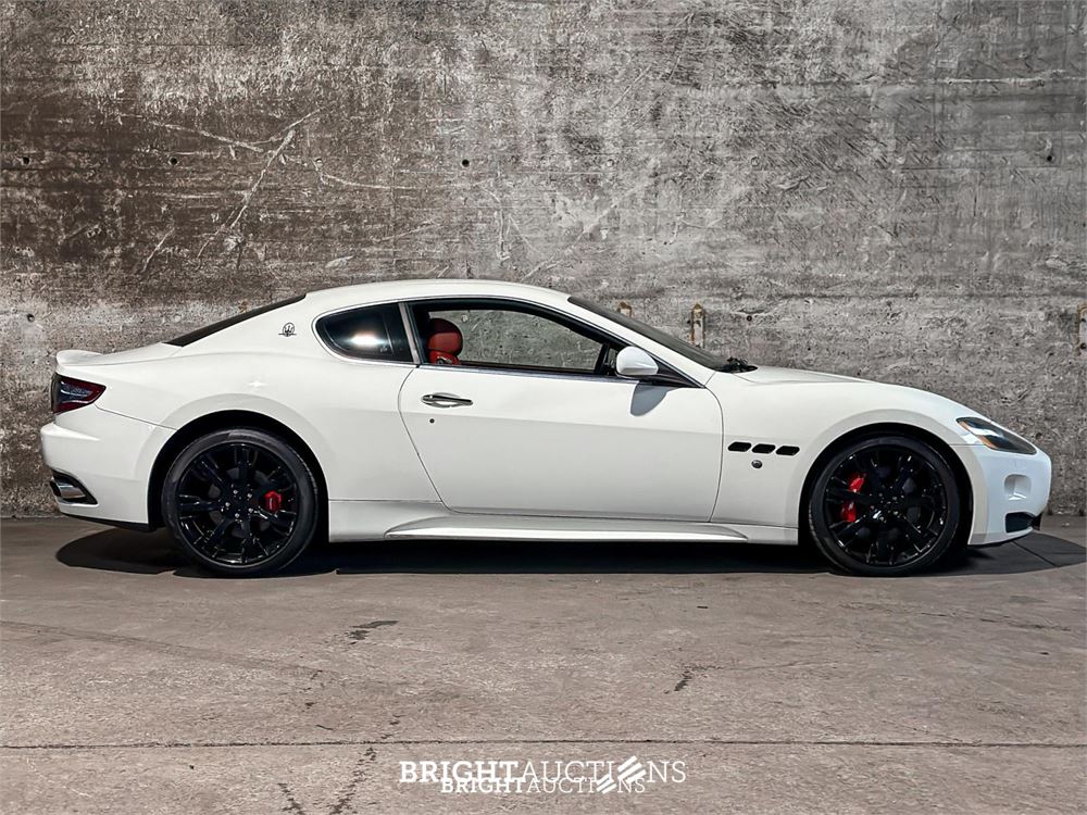 Maserati Granturismo S 4.7 V8 440pk MC Shift 440pk 2009