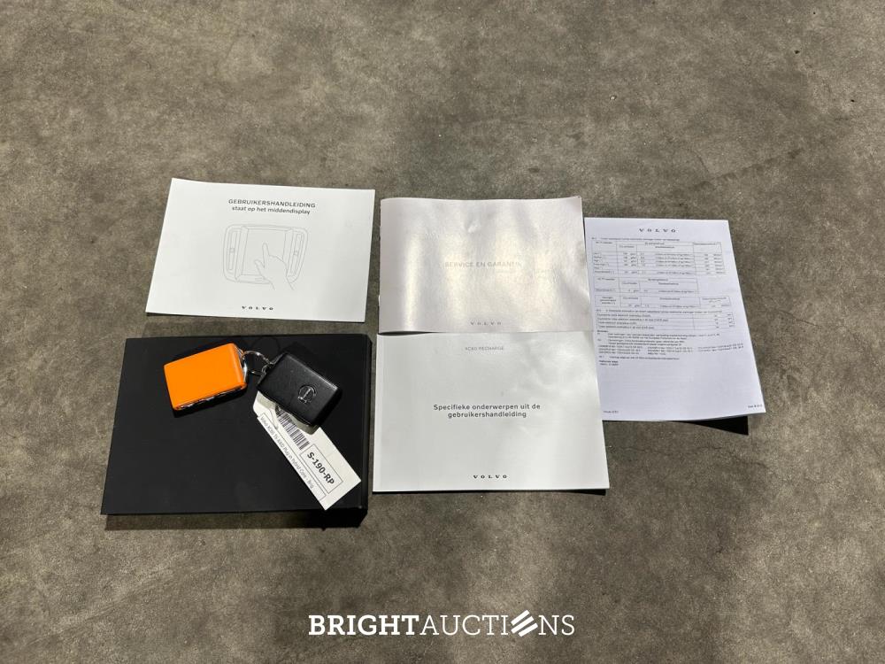Volvo XC60 2.0 T6 Plug-in hybrid AWD Core Bright 253pk 2027 (Origineel-NL+1e eigenaar), S-190-RP