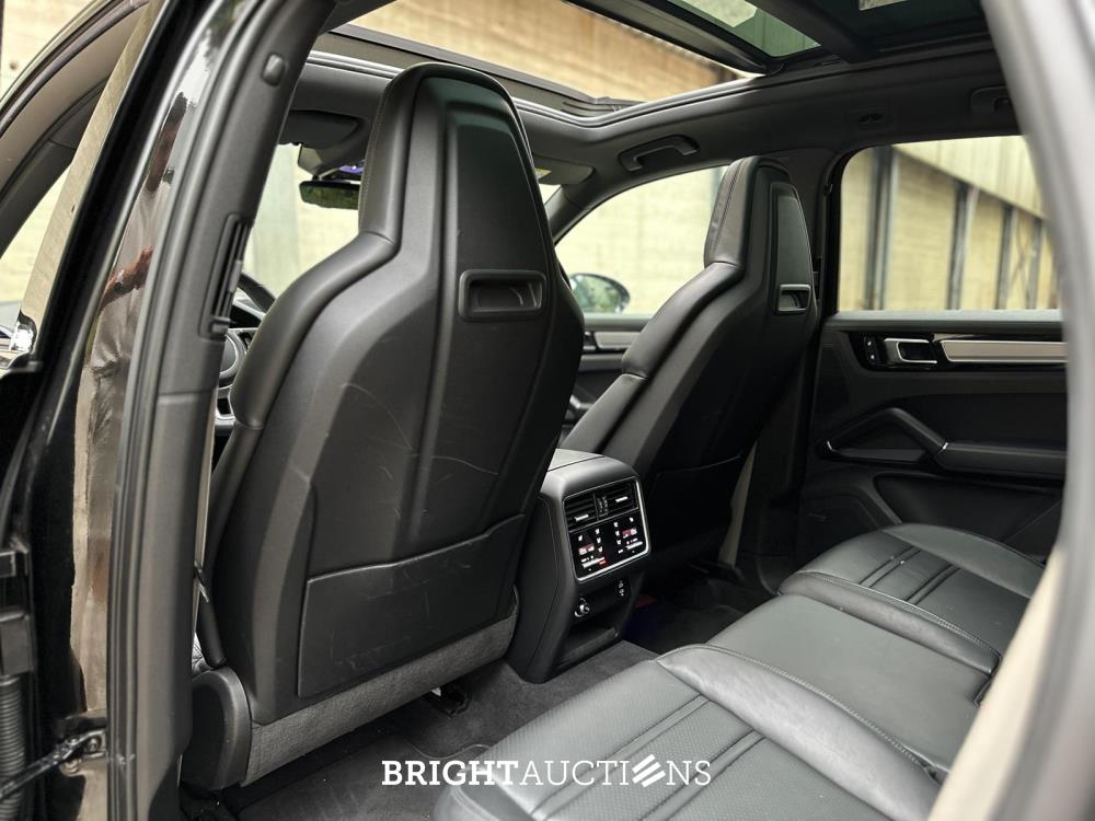 Porsche Cayenne E-Hybrid Platinum Edition 3.0 V6 462pk 2023 (Origineel-NL), NL-kenteken