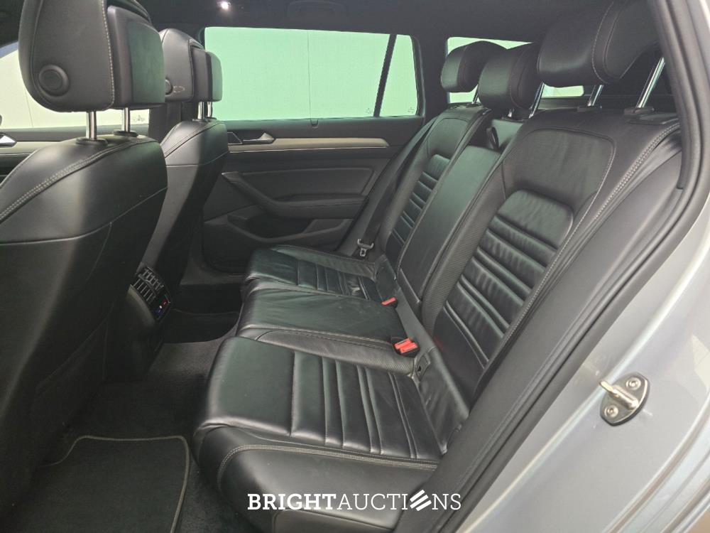 Volkswagen Passat Variant Highline Business R 1.5 TSI 150pk 2019 (Origineel-NL), XZ-405-V