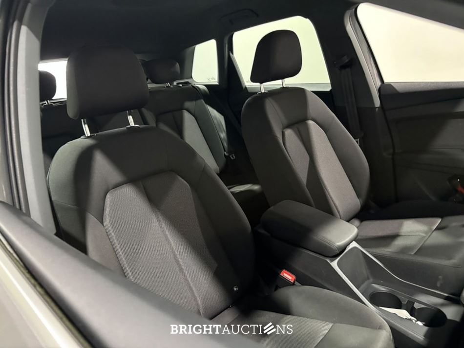 Audi Q4 40 Launch edition 77 kWh 204pk 2022 (Origineel-NL), P-005-KH