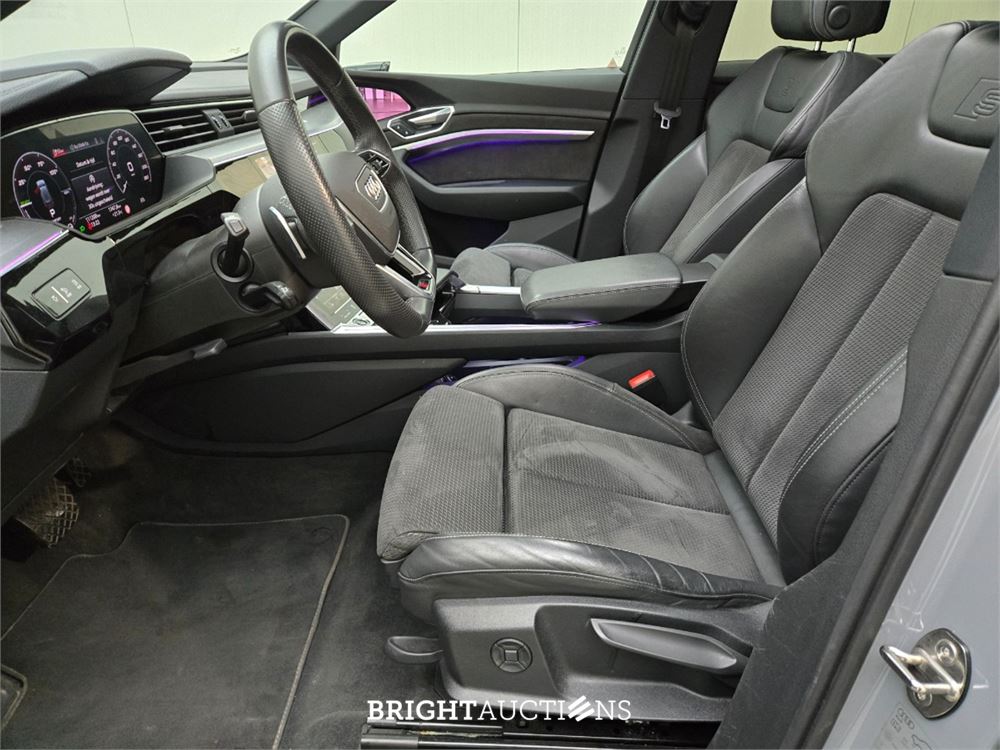Audi e-tron Sportback 50 S edition Quattro 71 kWh 313pk 2021, T-261-RR