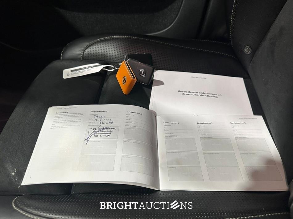 Volvo XC40 Recharge P8 R-Design Warmtepomp AWD 408pk 2021 (Origineel-NL), L-701-DV