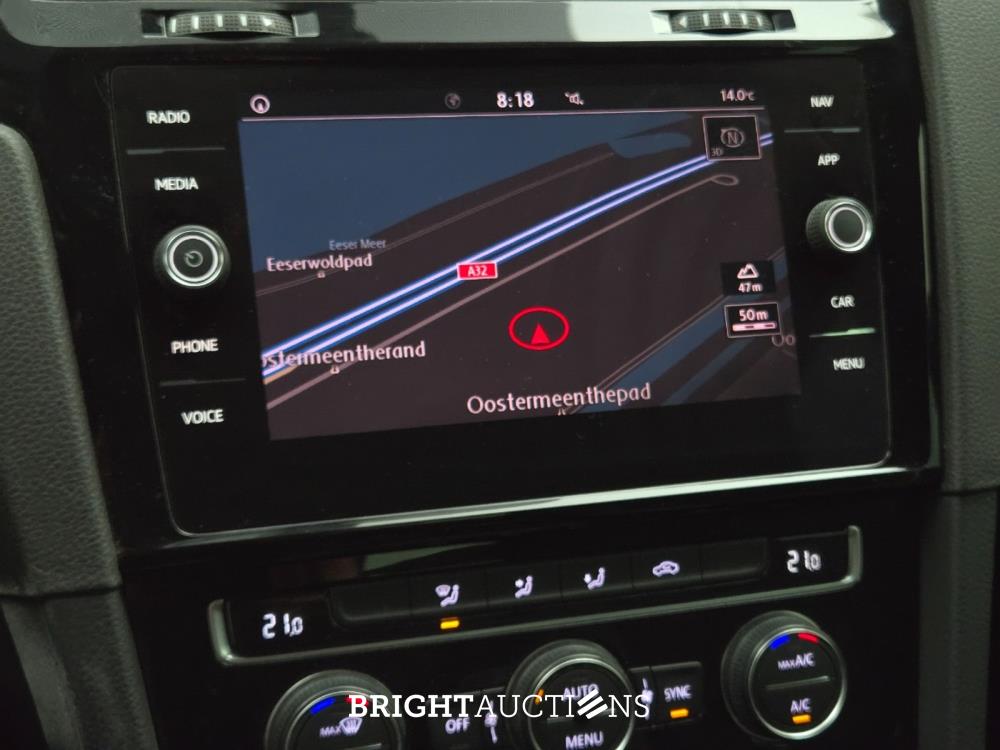 Volkswagen Golf Highline Business R 1.5 TSI 150pk 2019 (Origineel-NL), XG-637-X