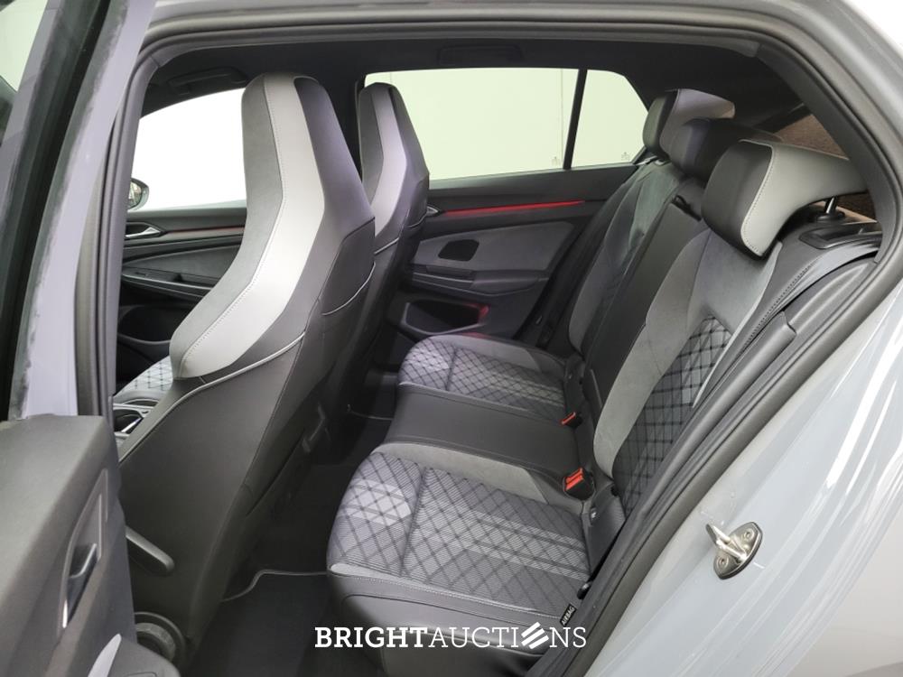 Volkswagen Golf eTSI R-Line 1.5 150pk 2020, L-081-FK