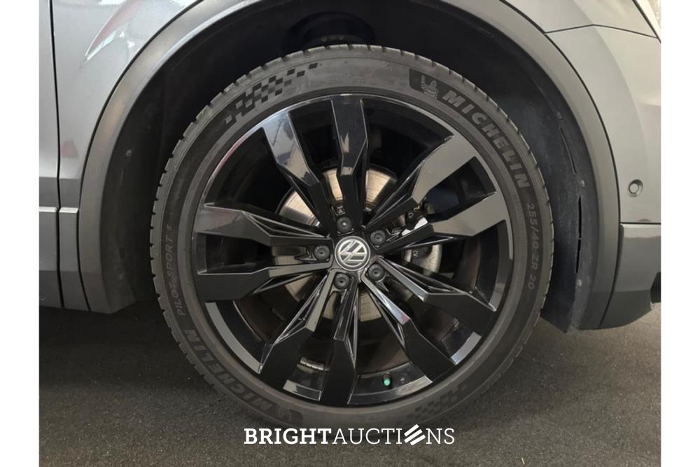 Volkswagen Tiguan ACT Highline Business R 1.5 TSI 150pk 2020 (Origineel-NL), H-070-NT