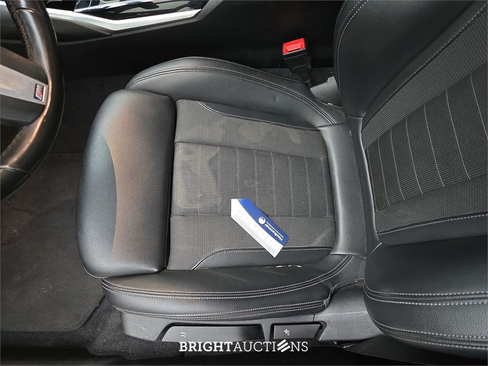 BMW 320i 3-serie Executive Edition 184pk 2019 (Origineel-NL) 3-Serie, XT-203-T