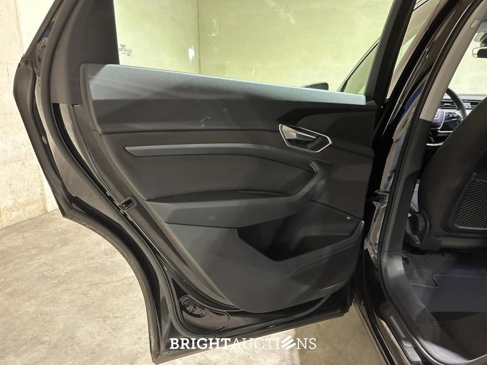 Audi e-tron 55 quattro edition 95 kWh 408pk 2020 (Origineel-NL + 1e eigenaar), K-077-BL