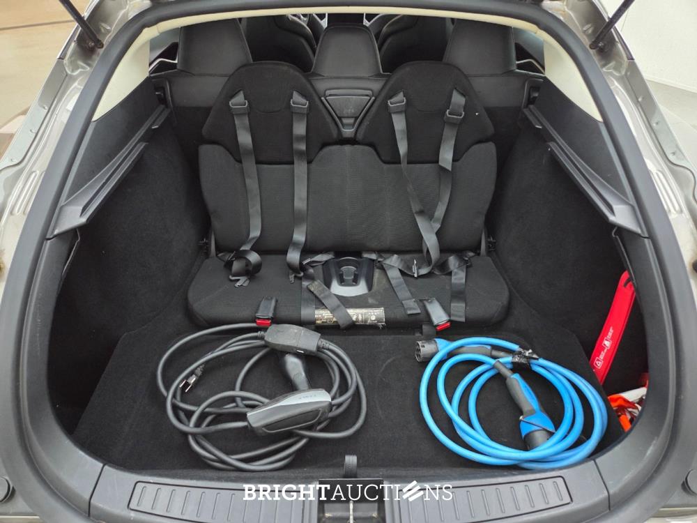 Tesla Model S Base 333pk 2015, GGD-49-B