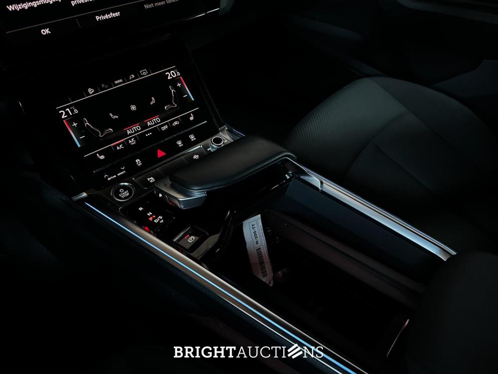 Audi e-tron 55 quattro Advanced edition 95 kWh 408pk 2021 (Origineel-NL+1e eigenaar), N-206-TT