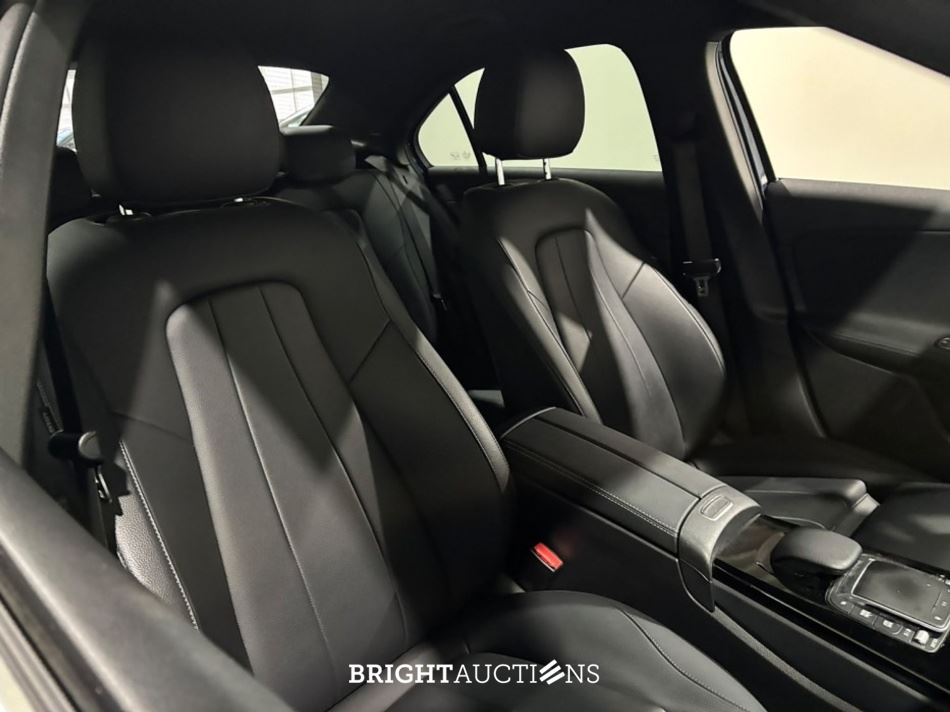 Mercedes-Benz A200 Limousine Business Solution Luxury 163pk 2020 (Origineel-NL) A-klasse, J-882-SR