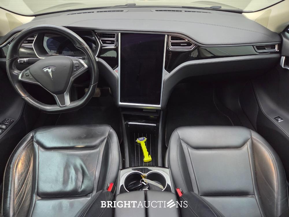 Tesla Model S Base 333pk 2015, GGD-49-B