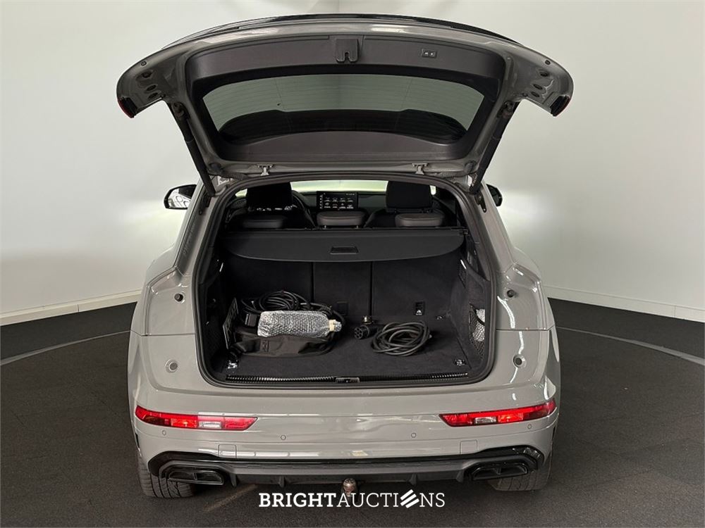 Audi Q5 50 TFSI e S edition 408pk 2022 (Origineel-NL), R-409-BV