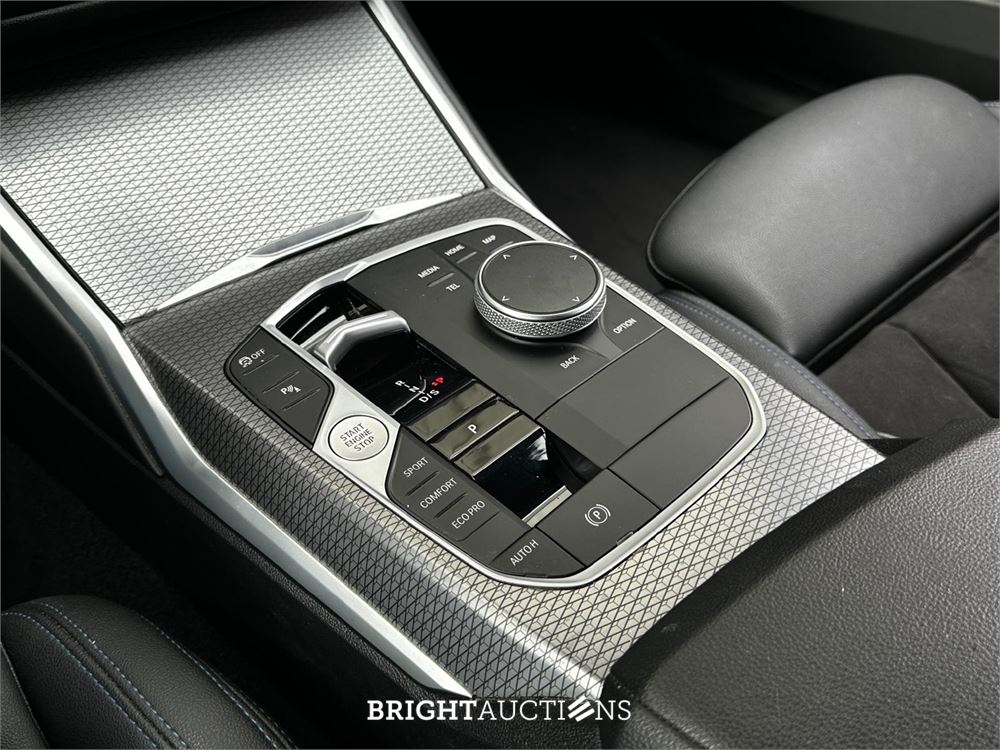 BMW 320d Touring M Soprt 190pk 2023 3-serie (Origineel-NL + 1e eigenaar), T-274-GG