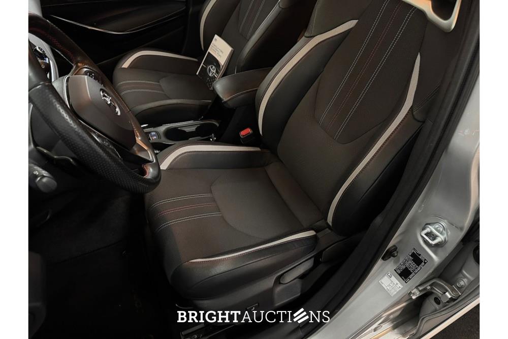 Toyota Corolla Touring Sport Hybrid GR-Sport 2.0 261pk 2021 (Origineel-NL), K-880-PR