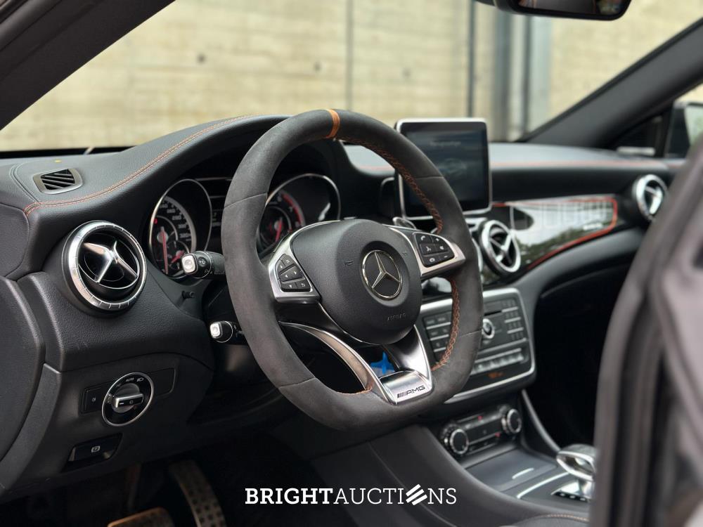 Mercedes-Benz CLA45 4Matic OrangeArt Edition CLA-klasse 360pk 2015, NL-Kenteken