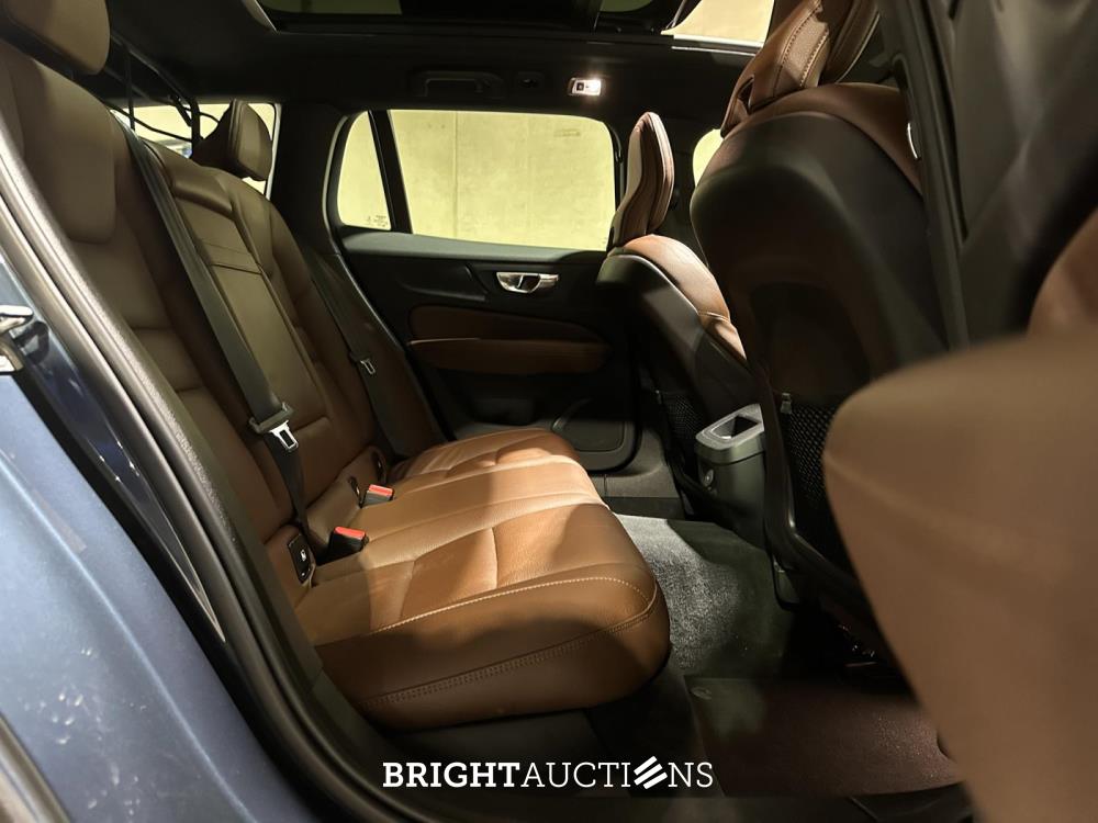 Volvo V60 Cross country Soft Hybride 2.0 B5 AWD pro 261pk 2020 (Origineel-NL), J-188-VT