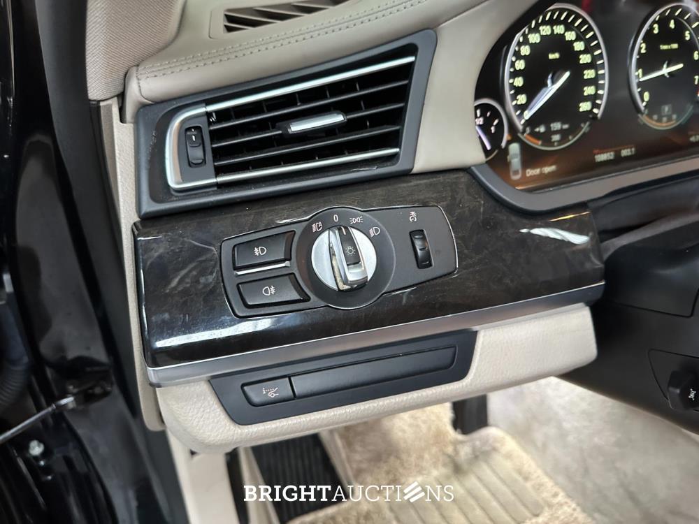 BMW ActiveHybrid7 F04 4.4 V8 465pk 2011