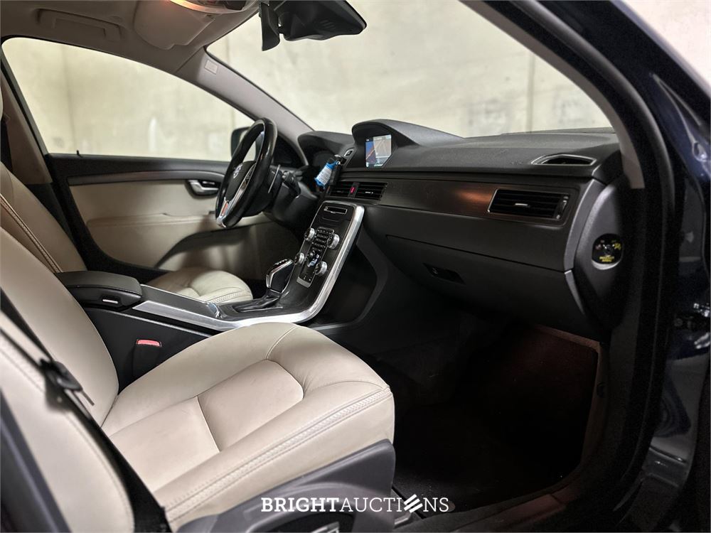 Volvo XC70 2.0 D4 FWD Momentum 181pk 2014 (Origineel-NL) Automaat, 2-XLB-00