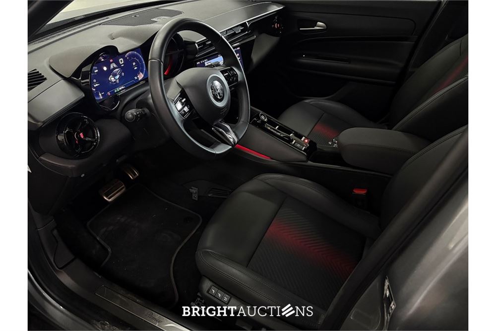 Alfa Romeo Junior Turbo Hybrid Ibrida Speciale 1.2 156pk 2025 (Origineel-NL), HLG-47-F