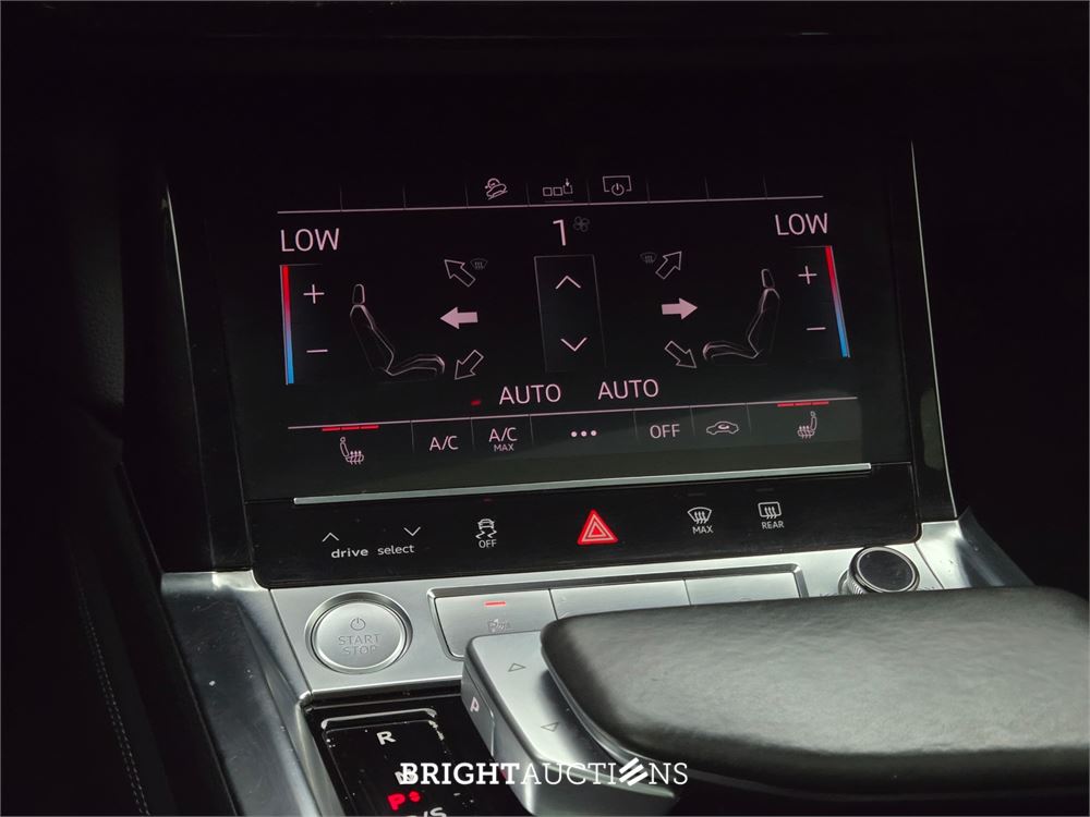 Audi e-tron 50 e-tron Launch edition Black Quattro 71 kWh 313pk 2019 (Origineel-NL), G-918-VX