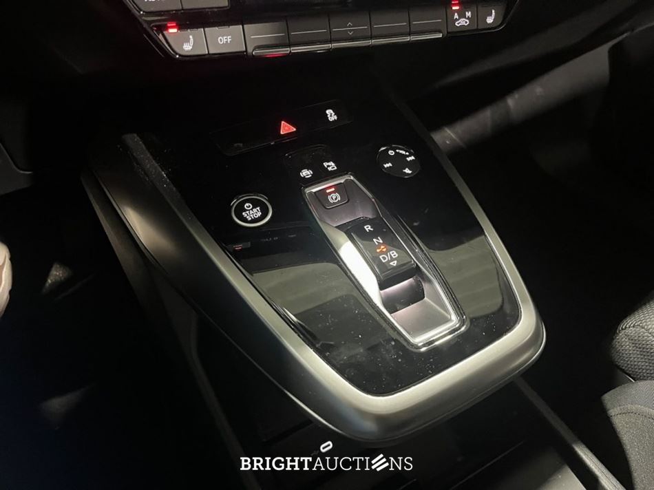 Audi Q4 e-tron 40 Launch edition Advanced Plus 77 kWh 204pk 2021 (Origineel-NL), N-884-PK