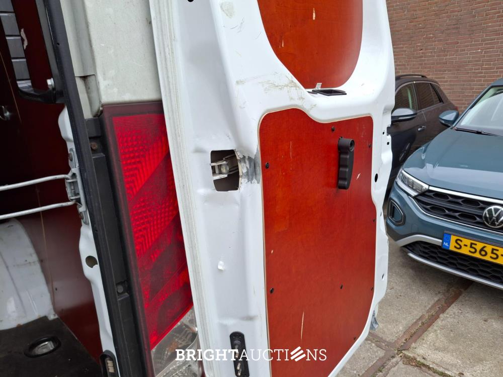 Iveco Daily 35S14V 2.3 352L H3 137 pk 2022, VNX-84-K