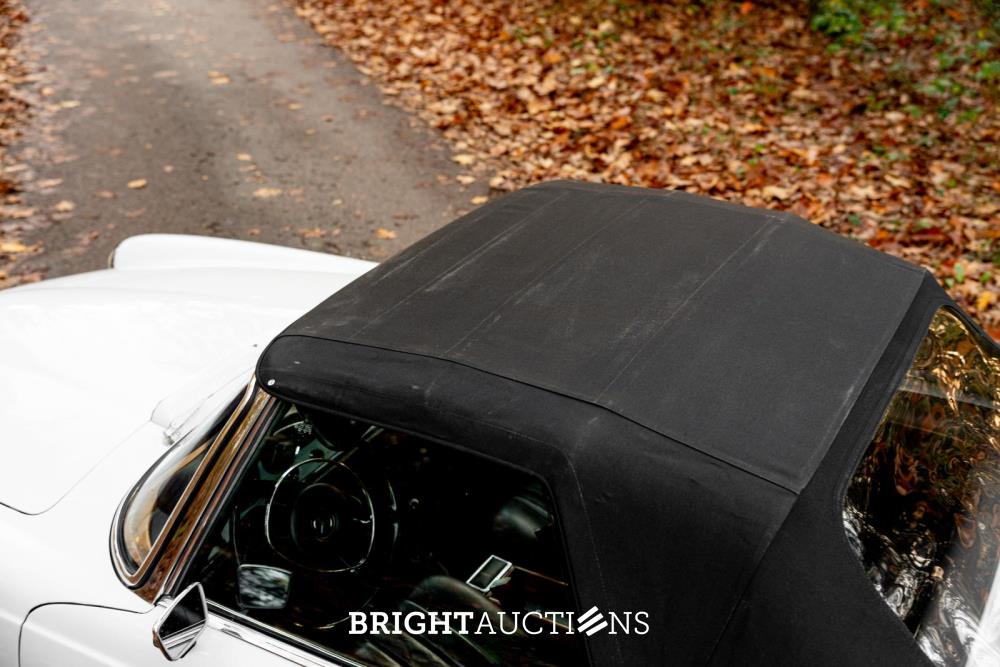 Mercedes-Benz 280 SL Pagode – Handgeschakeld – EU-uitvoering – 2.8 liter zes-in-lijn. 