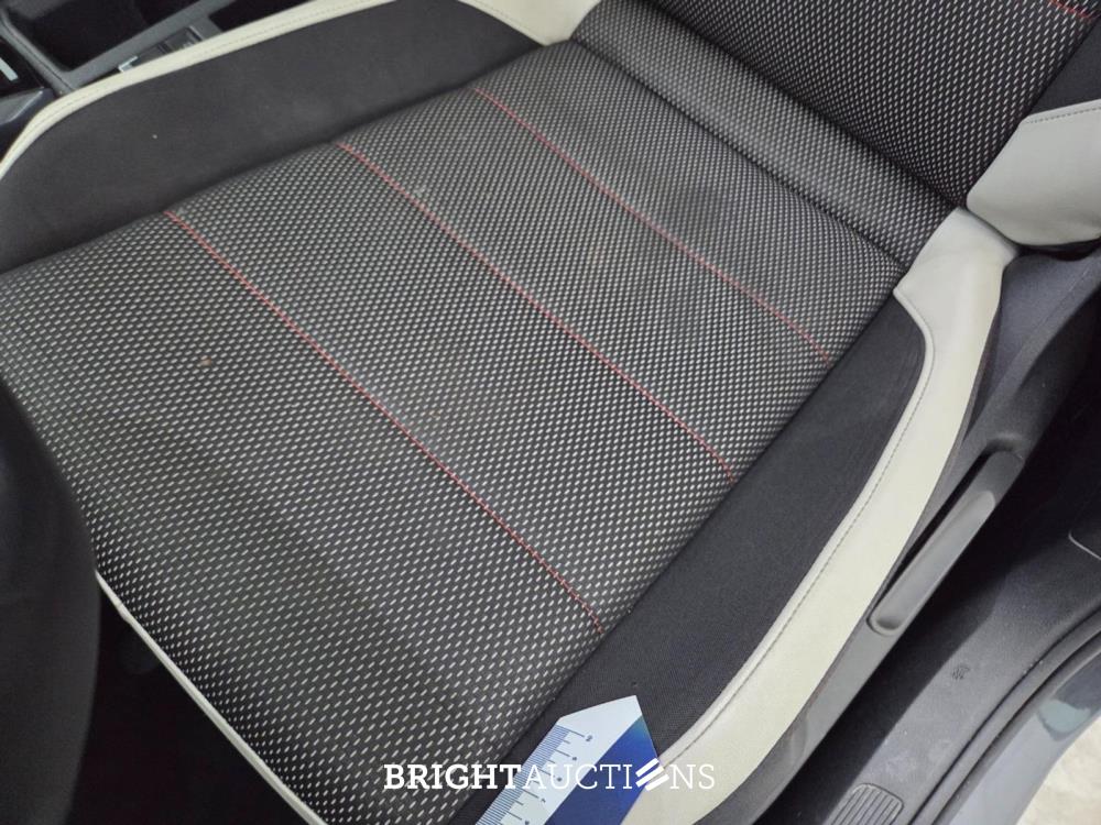 Volkswagen T-Roc Sport 1.5 TSI 150pk 2019, T-667-TX