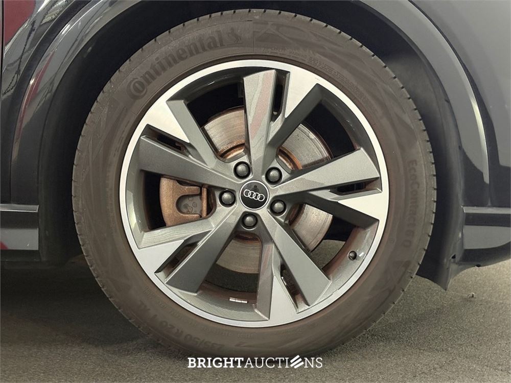 Audi Q4 50 Launch edition S Competition Quattro 77 kWh 2021 (Origineel-NL), N-031-PL