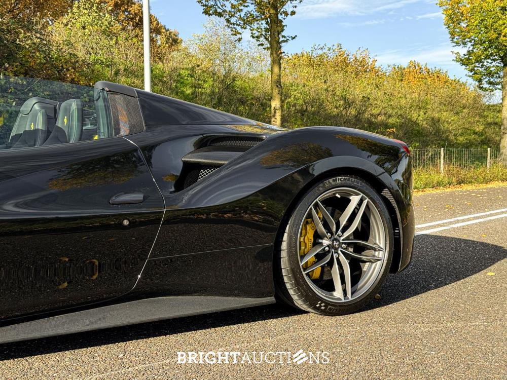 Ferrari 488 Spider HELE 3.9 V8 -Full Carbon- 670pk 2018, GFG-98-P
