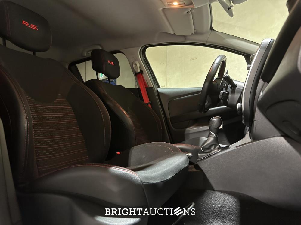 Renault Clio 1.6 R.S. Trophy 220pk 2015, K-787-PD