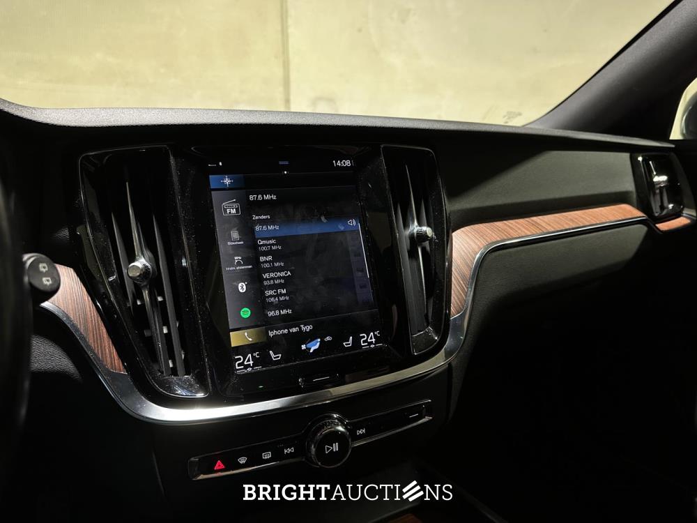 Volvo V60 Cross country Soft Hybride 2.0 B5 AWD pro 261pk 2020 (Origineel-NL), J-188-VT