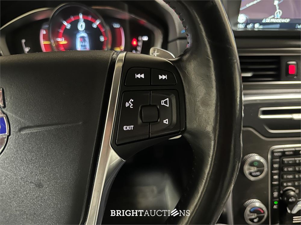 Volvo XC70 2.0 D4 FWD Momentum 181pk 2014 (Origineel-NL) Automaat, 2-XLB-00