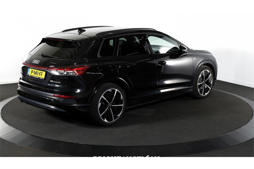 Audi Q4 35 Launch edition S Competition 55 kWh 2022 (Origineel-NL), P-141-FF