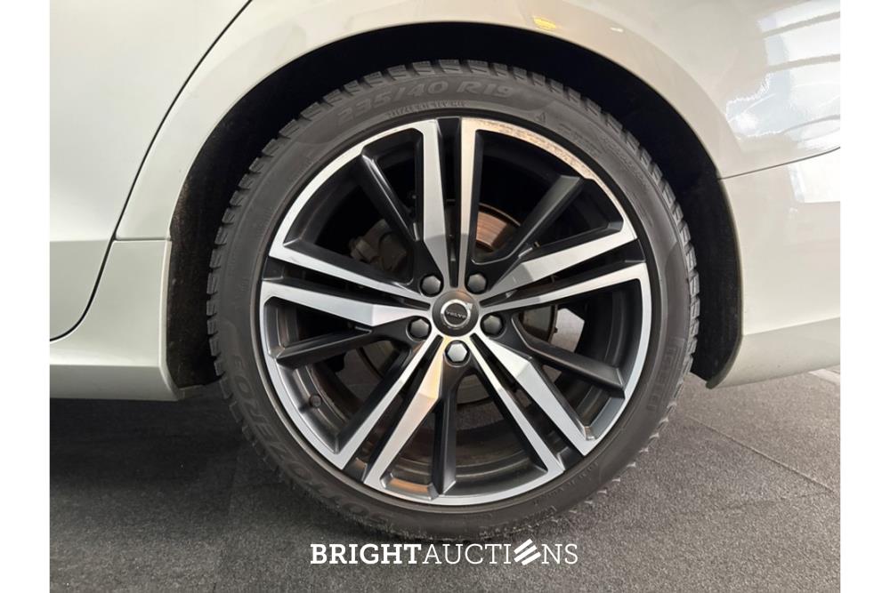 Volvo V60 B4 R-Design 2.0 197pk 2021 (Origineel-NL), L-001-GJ