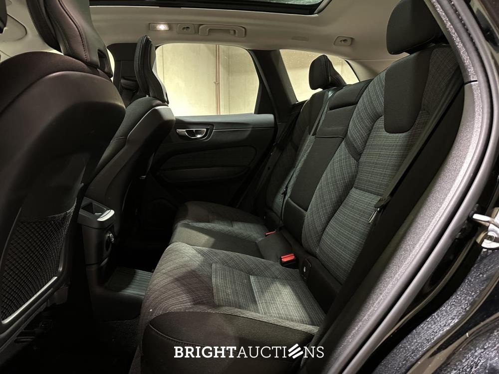 Volvo XC60 2.0 T6 Plug-in hybrid AWD Core Bright 253pk 2027 (Origineel-NL+1e eigenaar), S-190-RP