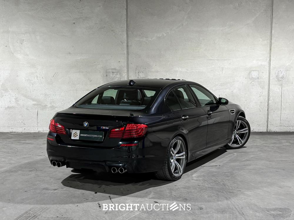 BMW M5 F10 4.4 V8 560pk 2014 5-Serie, 3-ZLJ-94