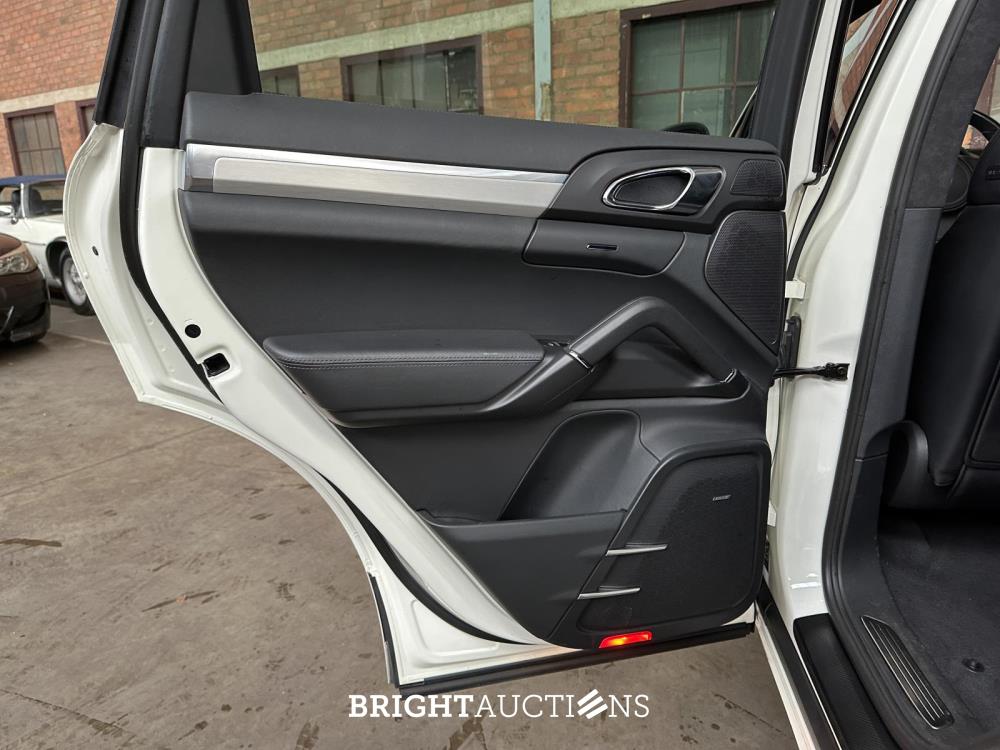 Porsche Cayenne Turbo 4.8 V8 500PK 2010 38.000KM!