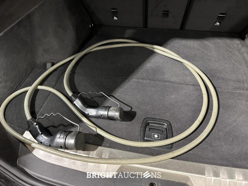 BMW 330e Touring Business Edition Plus 184pk 2021 3-serie (Origineel-NL + 1e Eigenaar) L-480-TL 