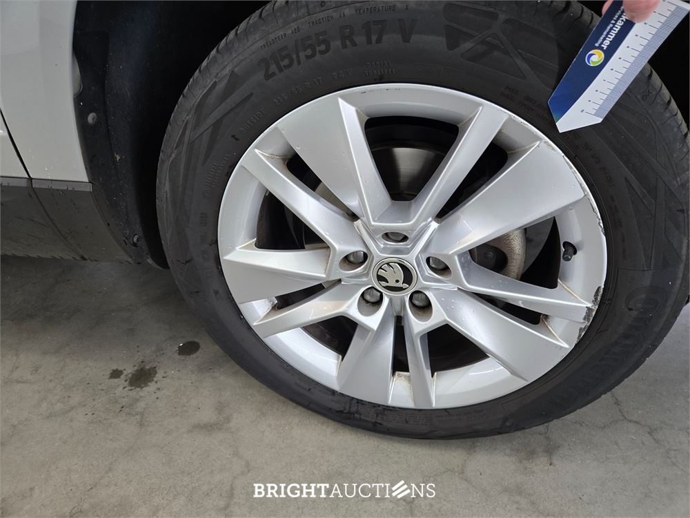 Škoda Karoq Business Edition Plus 1.0 TSI 110pk 2022 (Origineel-NL), N-869-PD