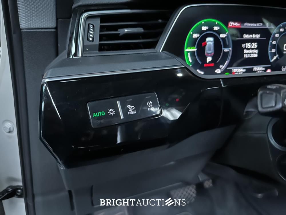Audi e-tron 55 quattro Business edition Plus 95 kWh 408pk 2020 (Origineel-NL+1e eigenaar), K-706-KJ