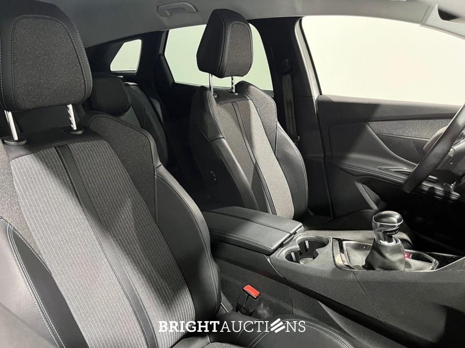 Peugeot 3008 Allure Pack Business 1.2 PureTech 131pk 2022 (Origineel-NL), P-263-PS