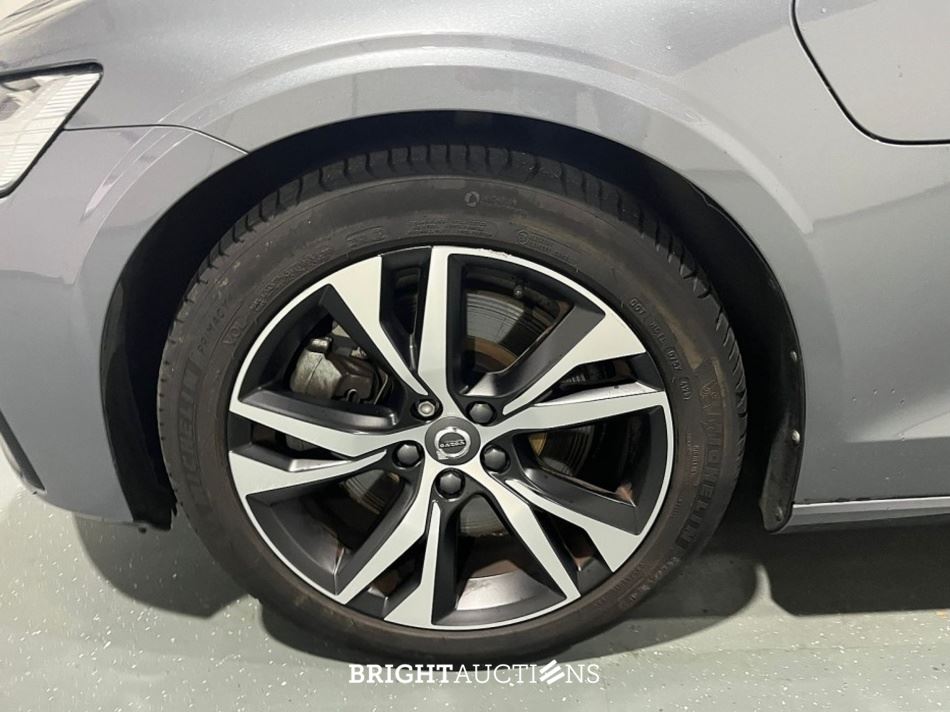 Volvo S60 Recharge T8 R-Design 2.0 AWD 392pk 2021 (Origineel-NL), L-726-VX